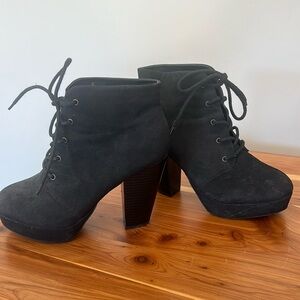 Mossimo stack booties